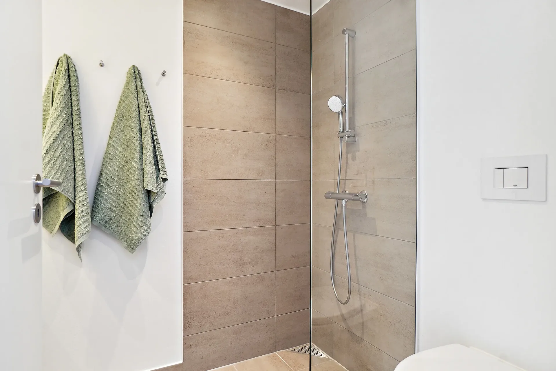 Rummeligt nybygget rækkehus i Viby J - Foto 3