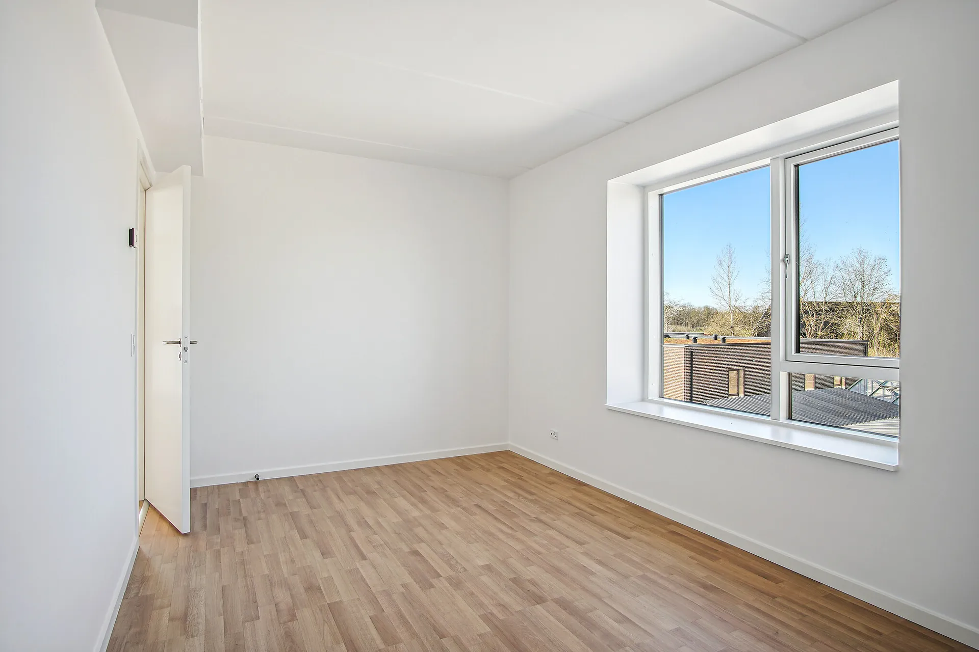 Flot og lys 2-værelses lejlighed med grønne omgivelser - Foto 5